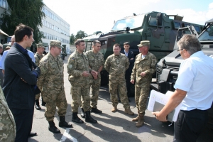 КрАЗ провел двустороннее совещание с офицерами ВС Украины
