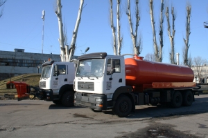Коммунальные и дорожные машины изготовлены для Днепропетровска