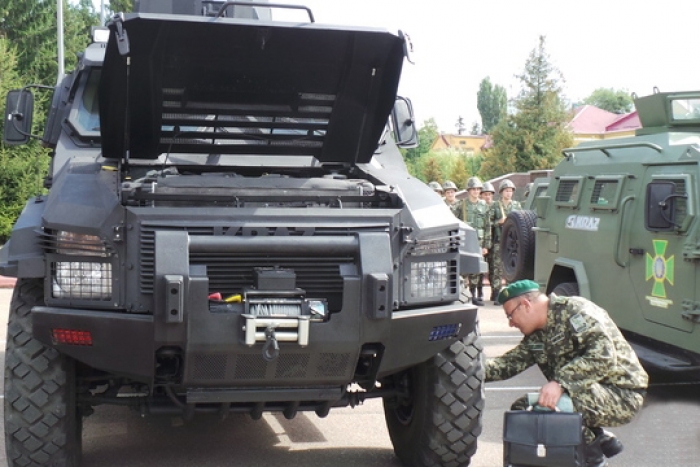 Украинским пограничникам презентовали обновленные бронеавтомобили КрАЗ