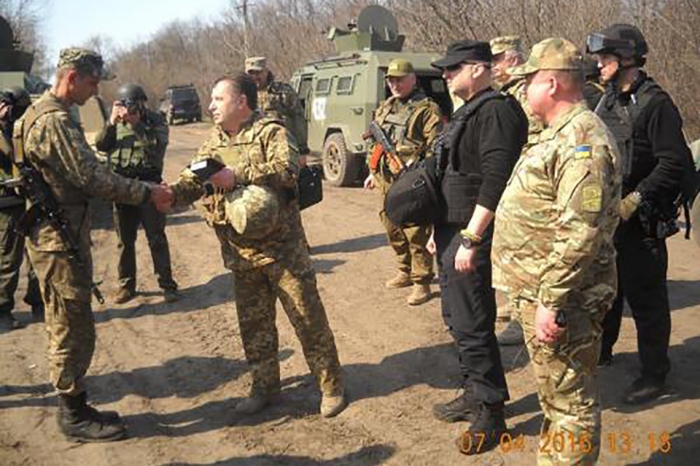 Міністр Оборони і Секретар РНБО України вибрали для поїздки в зону АТО автомобіль КрАЗ-Кугуар