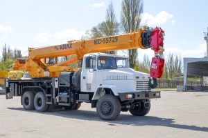 «КрАЗ» доставил заказчику 32-тонный автокран КС-55729