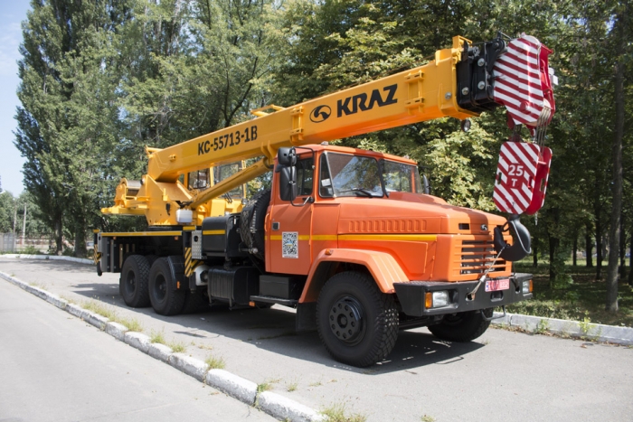 «КрАЗ» отгрузил ПГОК 25-тонный кран