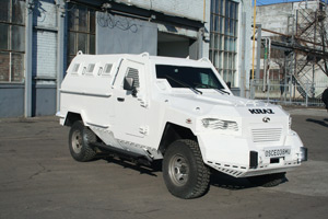 «АвтоКрАЗ» переобладнує бронемашини КрАЗ-Кугуар для спостерігачів ОБСЄ