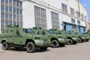 Партія легких бронеавтомобілів КрАЗ-Кугуар передана замовникові